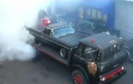 Màn “đốt lốp” độc đáo - 1