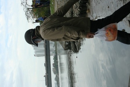 Muôn kiểu xả rác ngày Tết ông Táo - 3 Muôn kiểu xả rác ngày Tết ông Táo - 3