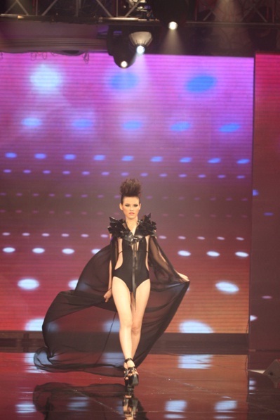 UNIQUE Tặng Huyền Trang nhẫn Kim Cương LUCKY STAR 200.000.000Đ - 2 UNIQUE Tặng Huyền Trang nhẫn Kim Cương LUCKY STAR 200.000.000Đ - 2