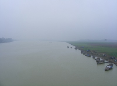 Xóm chài nghèo gieo neo trước mùa Tết - 4