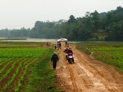 Hành trình về quê ăn Tết của cậu bé chào đời trên máy bay  - 1