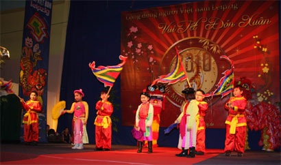 Tết cổ truyền dân tộc trong lòng Việt kiều Đức - 2 Tết cổ truyền dân tộc trong lòng Việt kiều Đức - 2