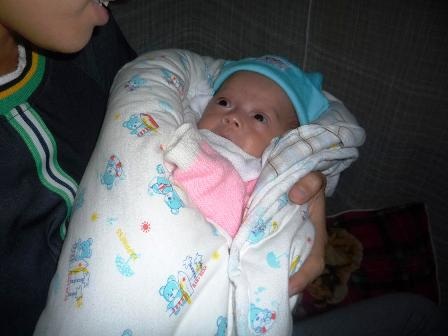 Bé Hoàng Ngọc Anh rất thích ăn và ngủ nhiều - 1