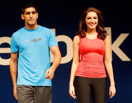 Kelly Brook quyến rũ trong buổi trình diễn Reebok - 2 Kelly Brook quyến rũ trong buổi trình diễn Reebok - 2