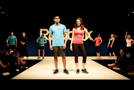 Kelly Brook quyến rũ trong buổi trình diễn Reebok - 3 Kelly Brook quyến rũ trong buổi trình diễn Reebok - 3