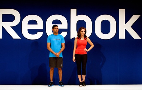 Kelly Brook quyến rũ trong buổi trình diễn Reebok - 6 Kelly Brook quyến rũ trong buổi trình diễn Reebok - 6