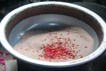 Kỳ công nghề làm hạt nổ cúng cuối năm - 12