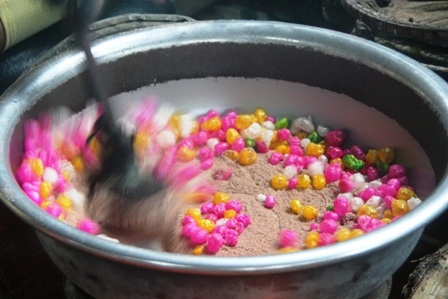 Kỳ công nghề làm hạt nổ cúng cuối năm - 13