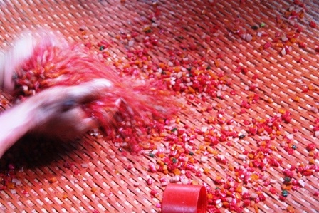 Kỳ công nghề làm hạt nổ cúng cuối năm - 10