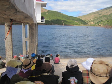 Chèo thuyền đi lấy gỗ, một thanh niên chết đuối - 2