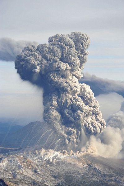 Các hãng hàng không hoãn chuyến tới Bali vì tro bụi núi lửa - 5