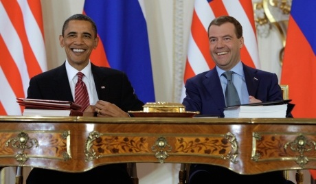 Tổng thống Nga ký thông qua Hiệp ước hạt nhân Nga-Mỹ - 1 Tổng thống Nga ký thông qua Hiệp ước hạt nhân Nga-Mỹ - 1