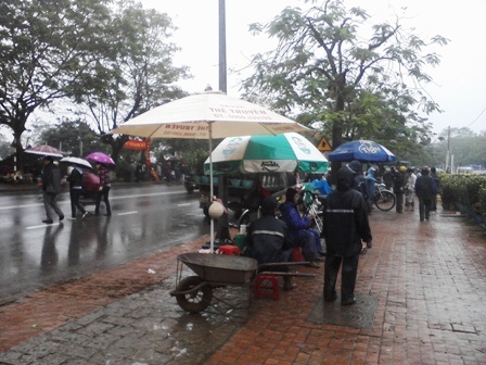 Lội bùn xem... chợ hoa Xuân - 2