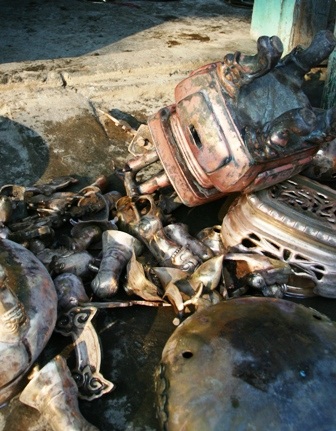 Nghề đánh lư đồng bàn thờ tổ tiên “đắt hàng” ngày cận Tết    - 2