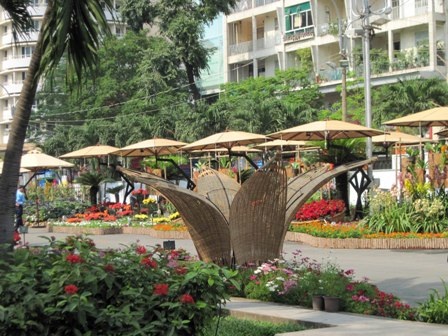 Ngắm đường hoa Nguyễn Huệ trước giờ khai mạc - 7