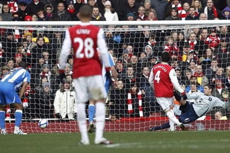 Arsenal nhọc nhằn “lê bước” vào vòng 5 cúp FA - 3