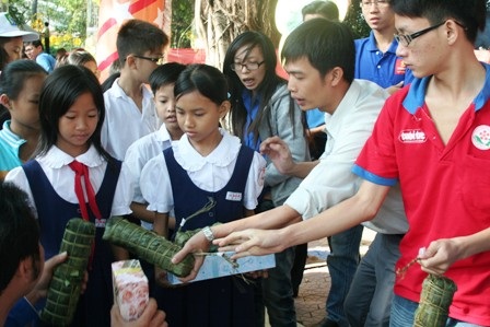 10.000 đòn bánh tét cho trẻ nghèo - 1