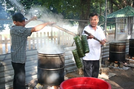 10.000 đòn bánh tét cho trẻ nghèo - 10