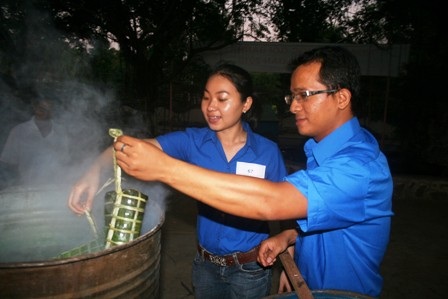 10.000 đòn bánh tét cho trẻ nghèo - 9