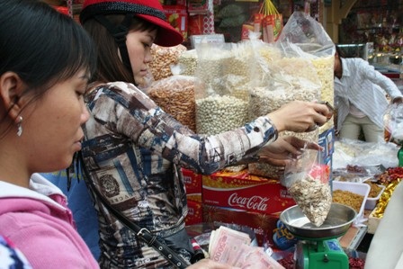 Hạt dưa không nhuộm màu thu hút khách - 2