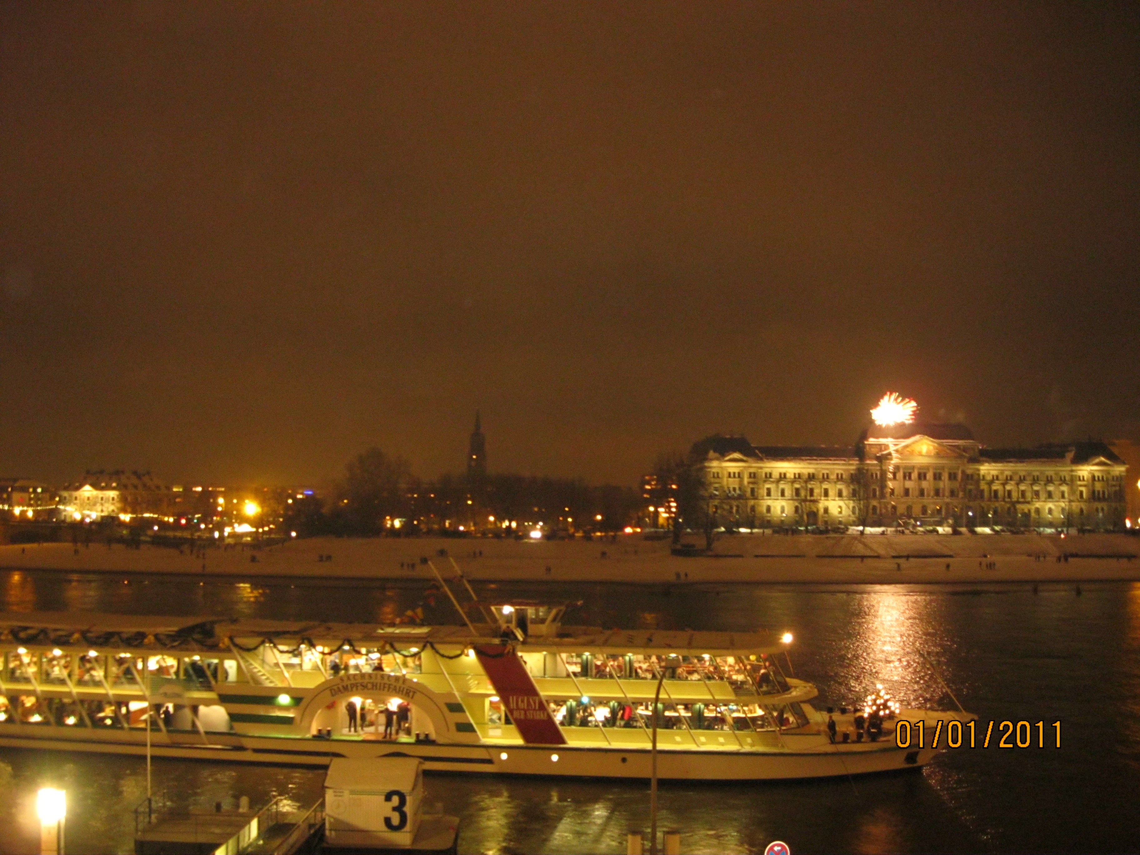 Chút ấm lòng từ cái Tết xa quê đầu tiên trên đất Đức - 1