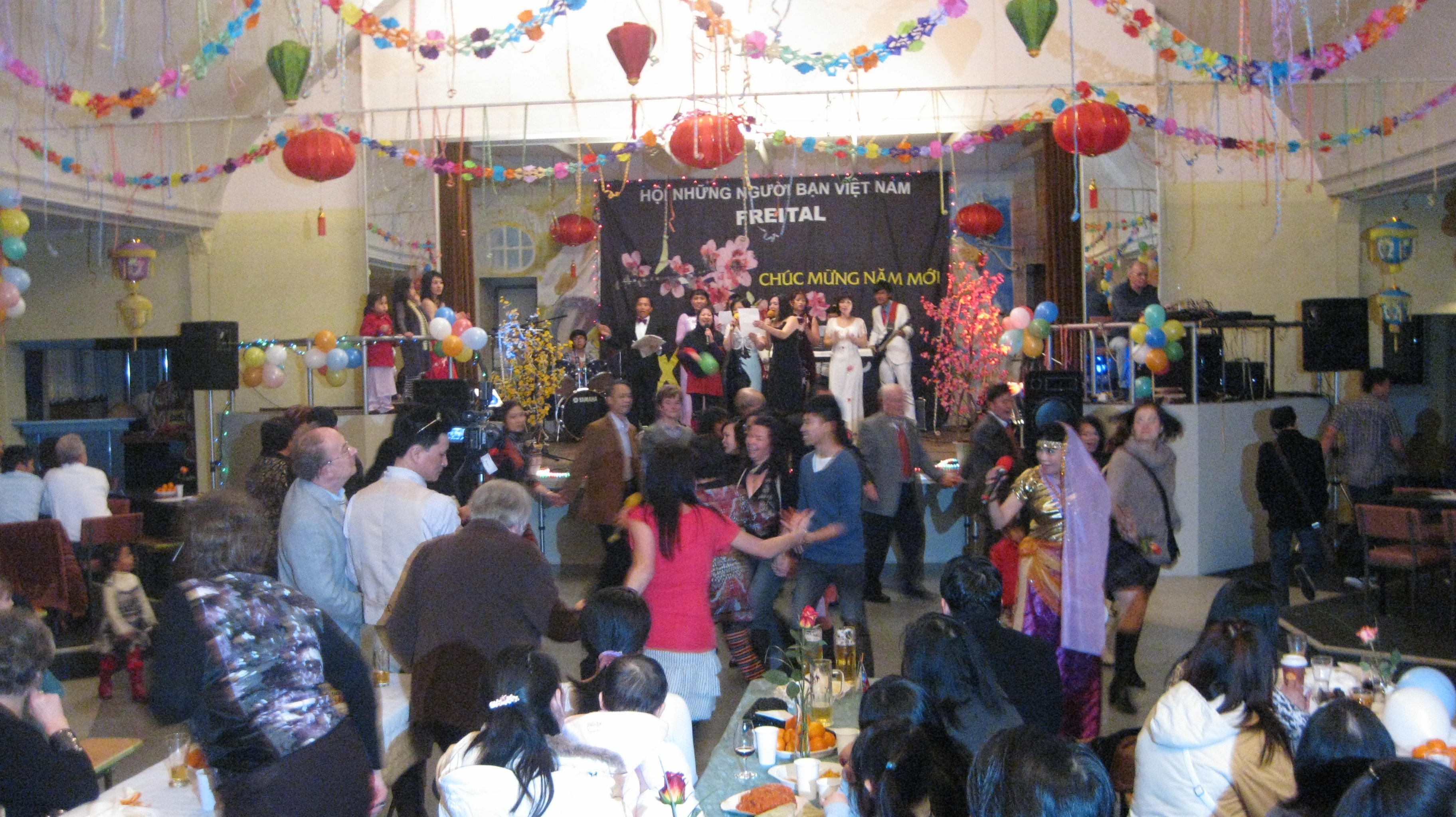 Chút ấm lòng từ cái Tết xa quê đầu tiên trên đất Đức - 11