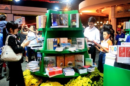 Khai lễ hội đường sách đầu tiên - 1 Khai lễ hội đường sách đầu tiên - 1