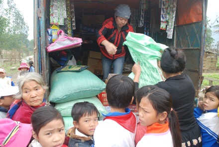 Buồn vui Tết nghèo - 2