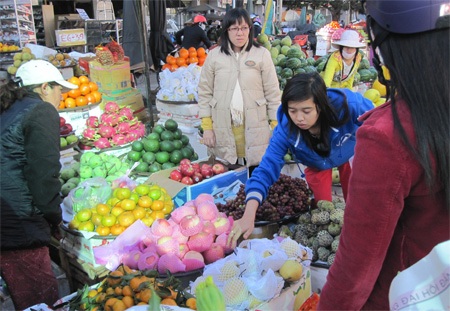 Thực phẩm tươi sống, trái cây và “hàng tồn” hút khách - 7