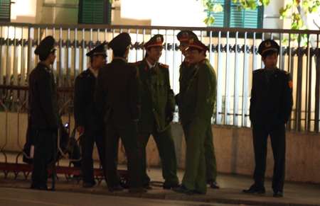Hồi hộp chờ đón phút giao thừa - 6 Hồi hộp chờ đón phút giao thừa - 6