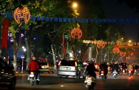 Hồi hộp chờ đón phút giao thừa - 1 Hồi hộp chờ đón phút giao thừa - 1