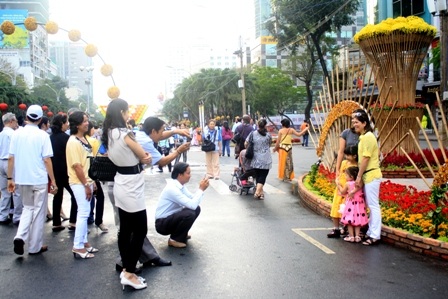 TPHCM: Nô nức trẩy hội đầu năm mới - 11 TPHCM: Nô nức trẩy hội đầu năm mới - 11