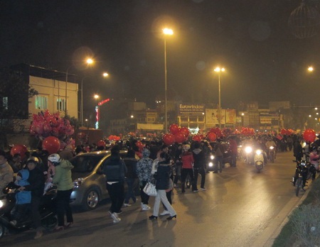 Chùm ảnh: Hà Nội đón giao thừa - 2