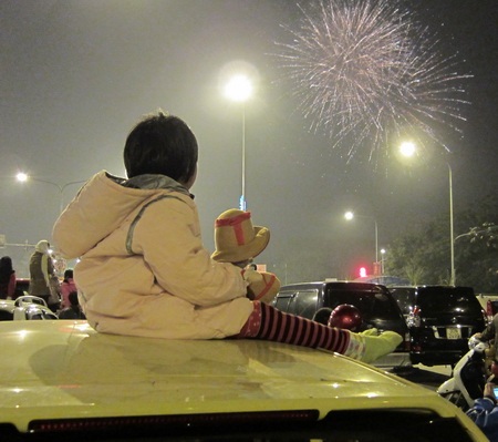 Chùm ảnh: Hà Nội đón giao thừa - 9