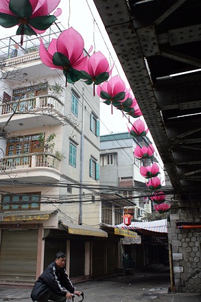 Chuyện lạ ngày thường, chuyện thường ngày Tết - 12 Chuyện lạ ngày thường, chuyện thường ngày Tết - 12