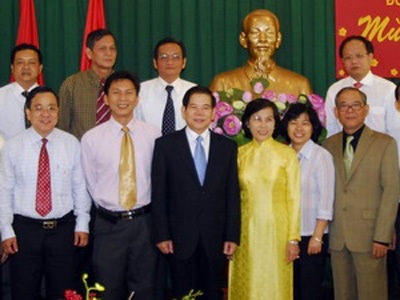 Chủ tịch nước thăm và chúc Tết nhân dân TPHCM - 1