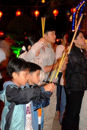 Đón giao thừa tại ngôi chùa lớn nhất - 6