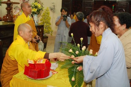 Đón giao thừa tại ngôi chùa lớn nhất - 7