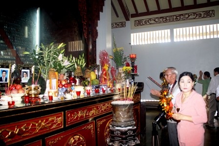 TPHCM: Nô nức trẩy hội đầu năm mới - 4 TPHCM: Nô nức trẩy hội đầu năm mới - 4