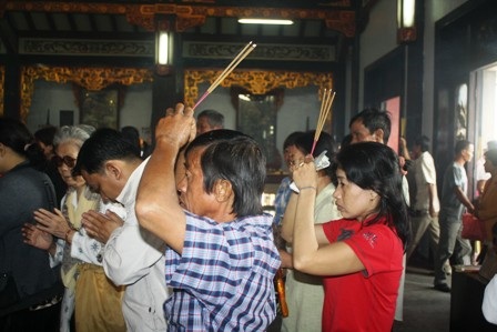 TPHCM: Nô nức trẩy hội đầu năm mới - 7 TPHCM: Nô nức trẩy hội đầu năm mới - 7