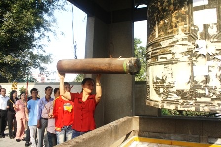 TPHCM: Nô nức trẩy hội đầu năm mới - 8 TPHCM: Nô nức trẩy hội đầu năm mới - 8