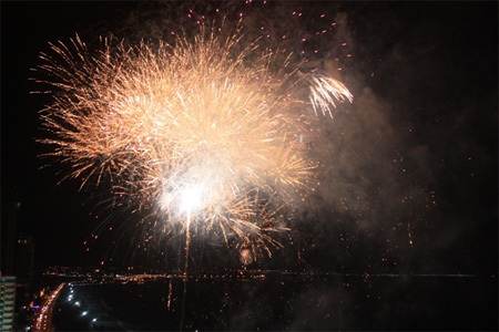 Mãn nhãn với pháo hoa đêm giao thừa - 39