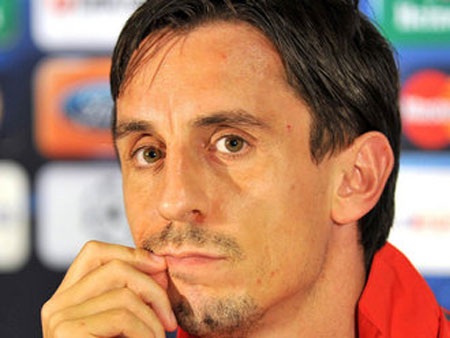 Gary Neville chính thức giã từ sân cỏ - 1 Gary Neville chính thức giã từ sân cỏ - 1