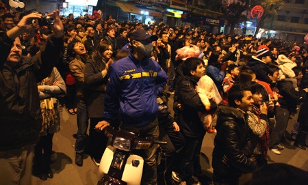 Mãn nhãn với pháo hoa đêm giao thừa - 1