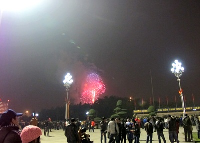 Mãn nhãn với pháo hoa đêm giao thừa - 33