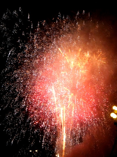 Mãn nhãn với pháo hoa đêm giao thừa - 34