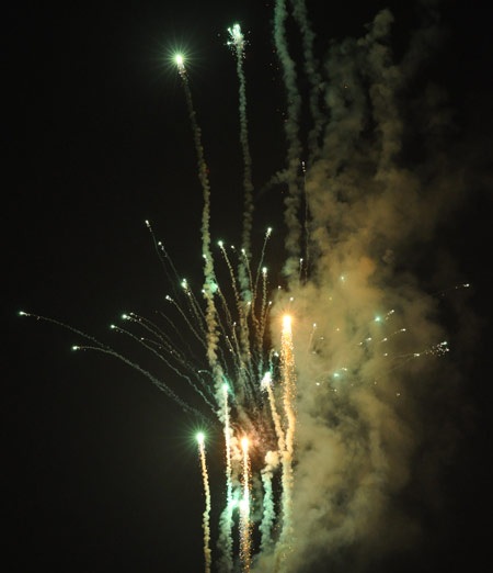 Mãn nhãn với pháo hoa đêm giao thừa - 4