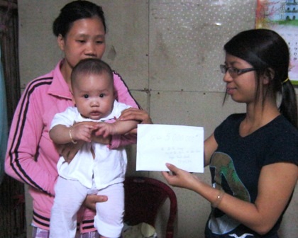 Giao thừa đặc biệt của mẹ con cậu bé đói sữa - 1