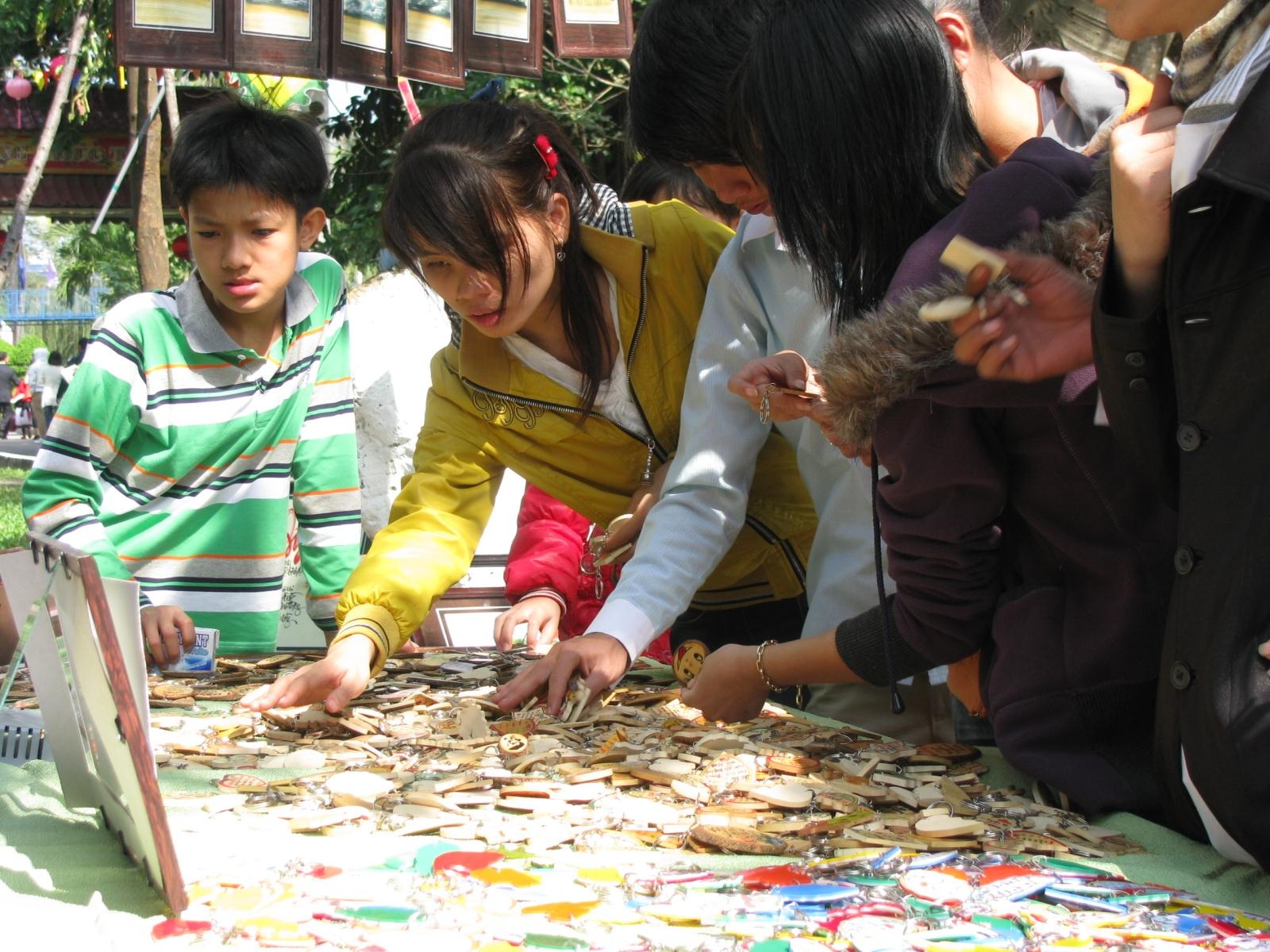 “Tết xưa” hút khách du xuân - 7