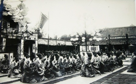 Xem lễ hội cung đình Huế xưa qua bộ ảnh quý đen trắng - 7